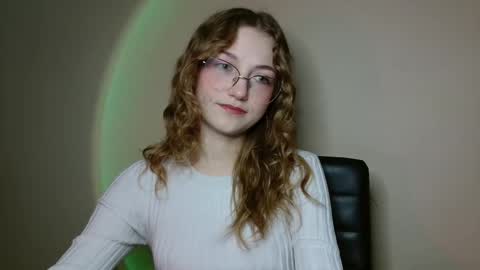 small lily online show from February 11, 2026, 3:06 pm