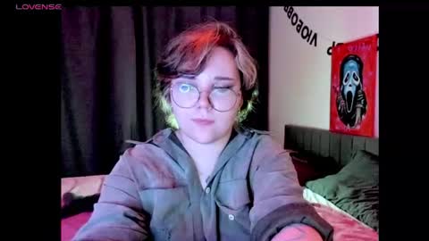 Snapshot of lily_violettt chatting on June 17, 2026, 9:05 pm Lily online show from June 17, 2026, 9:05 pm