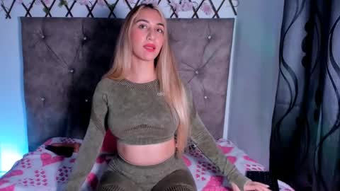 Lily  online show from February 12, 2025, 3:29 am