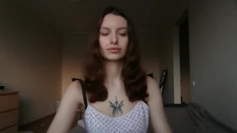 lilycandy_ online show from November 15, 2025, 1:29 pm