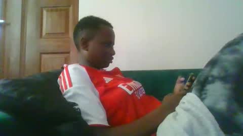 lilycute19 online show from April 21, 2026, 8:42 am