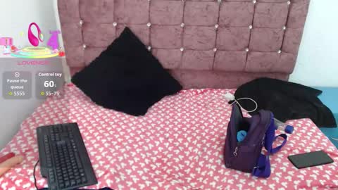 Snapshot of lilyjamesx chatting on October 31, 2025, 2:18 pm lilyjamesx online show from October 31, 2025, 2:18 pm