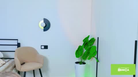 Lily online show from March 25, 2026, 2:28 am