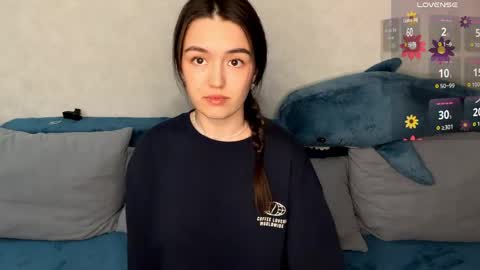 Lily online show from April 3, 2026, 3:32 pm
