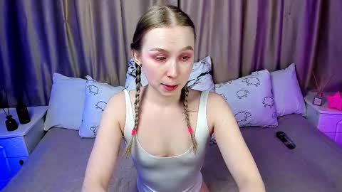 Lilian online show from March 11, 2025, 7:04 am
