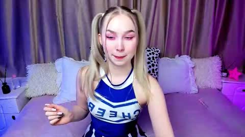 Lilian online show from October 13, 2025, 4:23 am