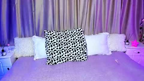 Lilian online show from December 5, 2025, 4:54 am