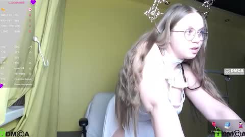 Lily online show from October 30, 2025, 2:07 pm