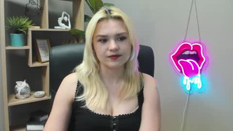 Lily online show from April 22, 2026, 7:00 am