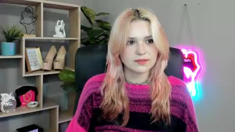 Snapshot of lilysweetxo chatting on July 5, 2026, 1:29 pm Lily online show from July 5, 2026, 1:29 pm