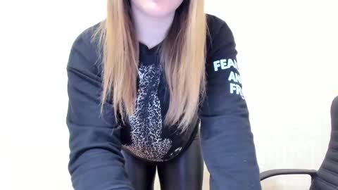 Snapshot of limebabykristi123 chatting on January 18, 2025, 6:21 pm online show from January 18, 2025, 6:21 pm