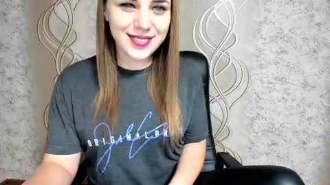 Snapshot of limebabykristi123 chatting on November 23, 2025, 10:42 pm online show from November 23, 2025, 10:42 pm