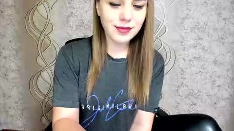 Snapshot of limebabykristi123 chatting on November 30, 2025, 2:21 pm online show from November 30, 2025, 2:21 pm