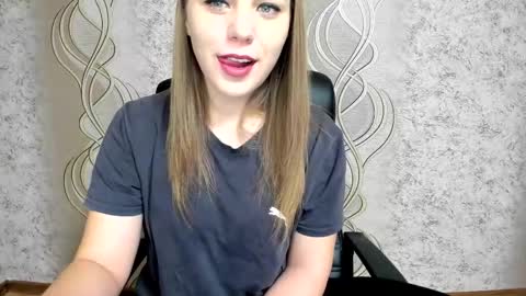    online show from December 18, 2025, 9:15 am