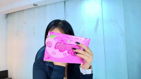  Lina Bedoya  online show from February 9, 2026, 11:36 am