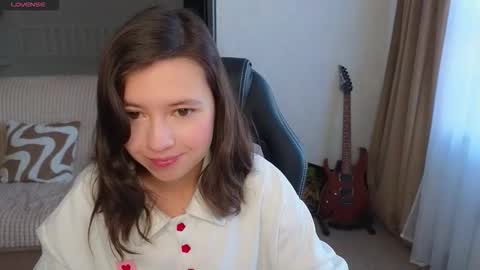 Lina online show from October 1, 2025, 4:07 am