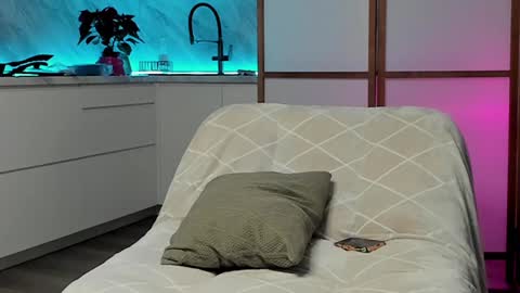 Snapshot of lina_n_kitty chatting on December 5, 2024, 2:44 pm Lina - online show from December 5, 2024, 2:44 pm