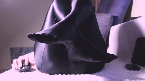 Lina online show from December 13, 2024, 11:28 pm