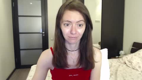 Lina Rouge online show from June 26, 2026, 4:50 am