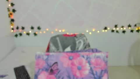 LINA SANCHEZ online show from October 29, 2025, 1:13 pm