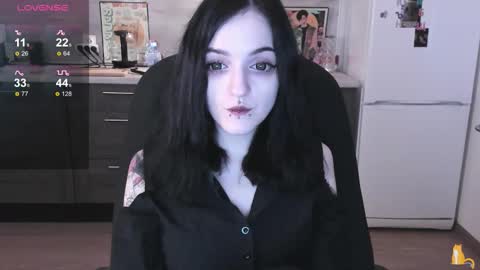 Lina 3  1715622743 online show from November 25, 2025, 7:52 am