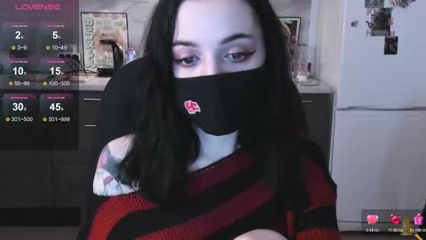 Lina 3  1715622743 online show from December 3, 2025, 8:00 am