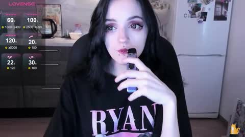 Lina 3  1715622743 online show from March 25, 2026, 7:47 am