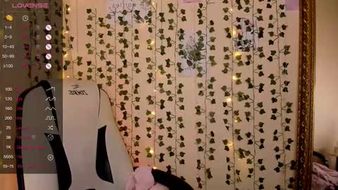 Lina online show from February 5, 2026, 8:19 am