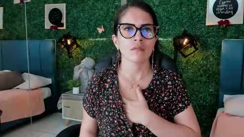 Lina  online show from October 22, 2025, 11:32 am