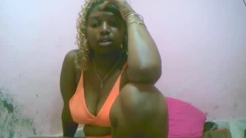 linah1123 online show from November 25, 2025, 10:59 am