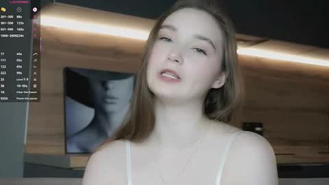 Lina online show from December 3, 2025, 4:05 pm