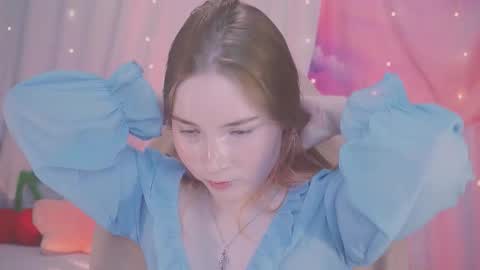 Lina online show from December 18, 2025, 5:02 am