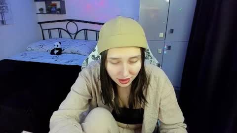 Lina online show from November 14, 2025, 10:07 pm