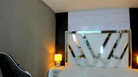  Linda  online show from May 11, 2026, 6:38 pm