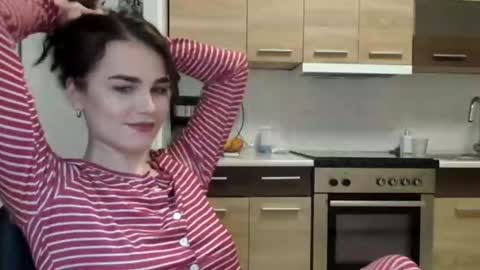 Linda online show from November 22, 2025, 8:08 pm