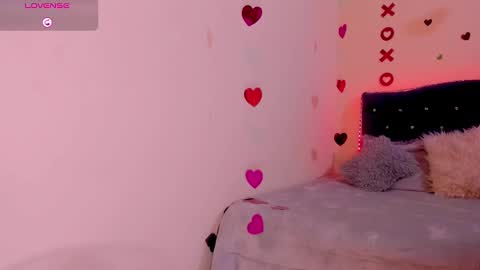 Snapshot of linda_alana chatting on February 15, 2025, 9:48 pm Alana online show from February 15, 2025, 9:48 pm