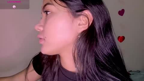 Snapshot of linda_alana chatting on February 19, 2025, 8:52 pm Alana online show from February 19, 2025, 8:52 pm