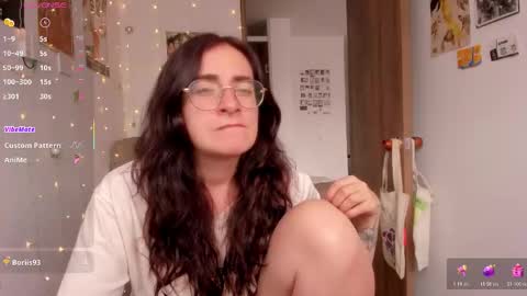 Giggles  online show from October 25, 2025, 3:07 pm