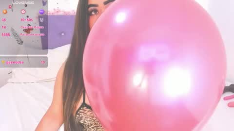 Linda  online show from October 10, 2025, 1:10 pm