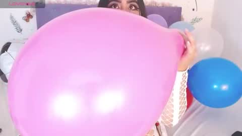Linda  online show from July 7, 2026, 12:24 am