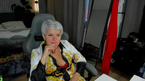 Linda Zefir online show from June 3, 2026, 1:19 am