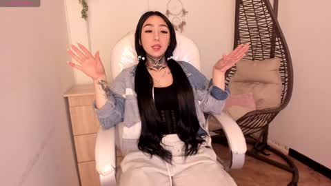 Snapshot of lindaa_miller chatting on January 17, 2025, 1:57 am linda miller online show from January 17, 2025, 1:57 am