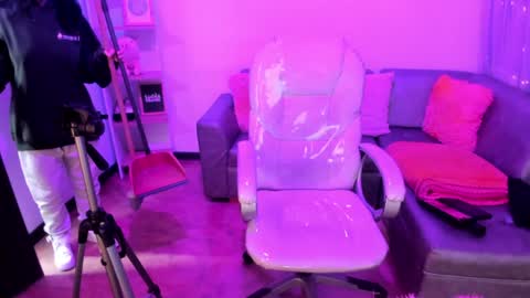 Snapshot of lindaa_miller chatting on January 25, 2025, 9:47 am linda miller online show from January 25, 2025, 9:47 am