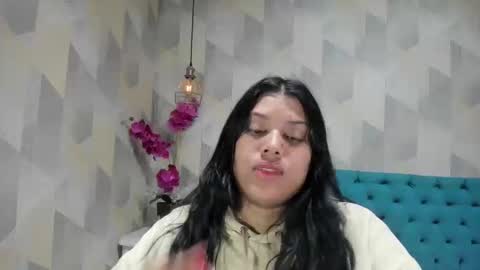 Snapshot of lindabreexlove chatting on September 30, 2025, 4:23 pm online show from September 30, 2025, 4:23 pm