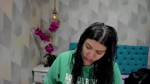 Snapshot of lindabreexlove chatting on October 18, 2025, 12:39 pm online show from October 18, 2025, 12:39 pm