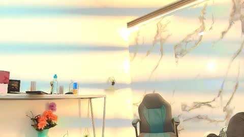  Lindsey  online show from February 4, 2026, 12:33 pm