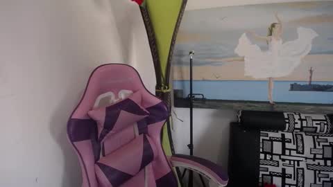 lindsey_2023 online show from January 16, 2025, 3:13 pm