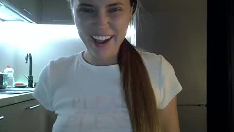 Snapshot of lindsisecret chatting on October 25, 2025, 6:35 pm Anna online show from October 25, 2025, 6:35 pm