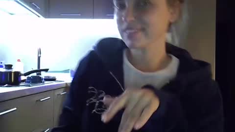 Snapshot of lindsisecret chatting on November 15, 2025, 2:02 pm Anna online show from November 15, 2025, 2:02 pm