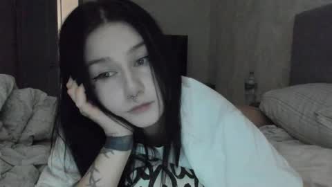 Lina online show from March 4, 2026, 12:11 pm